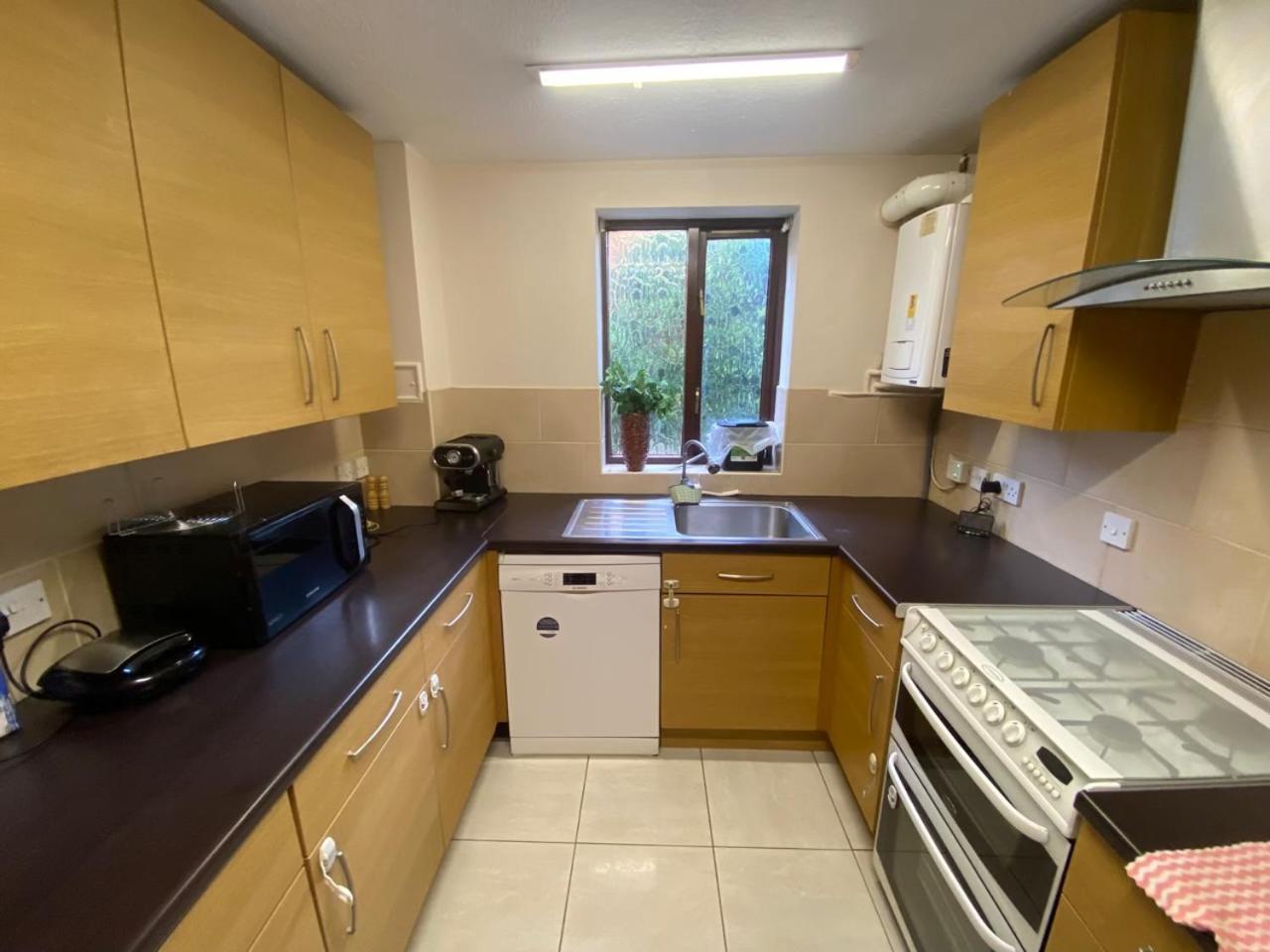 Stunning 2 Bedroom With Garden Sleep 6 London Bagian luar foto